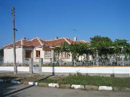 Large renovated house with guest house - ID 4002